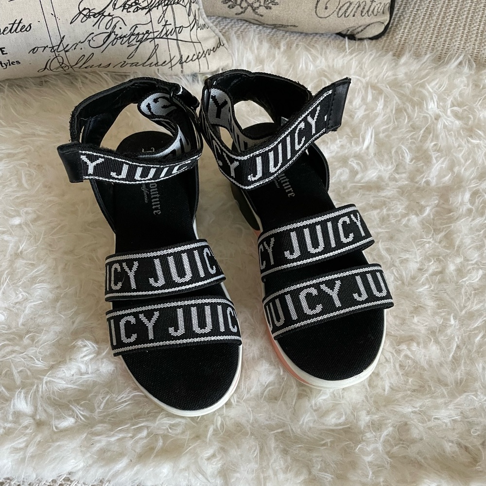 Juicy Couture Impulse Wedge Sandals Strappy Ankle Logo Sz 6 Black White Pink NEW